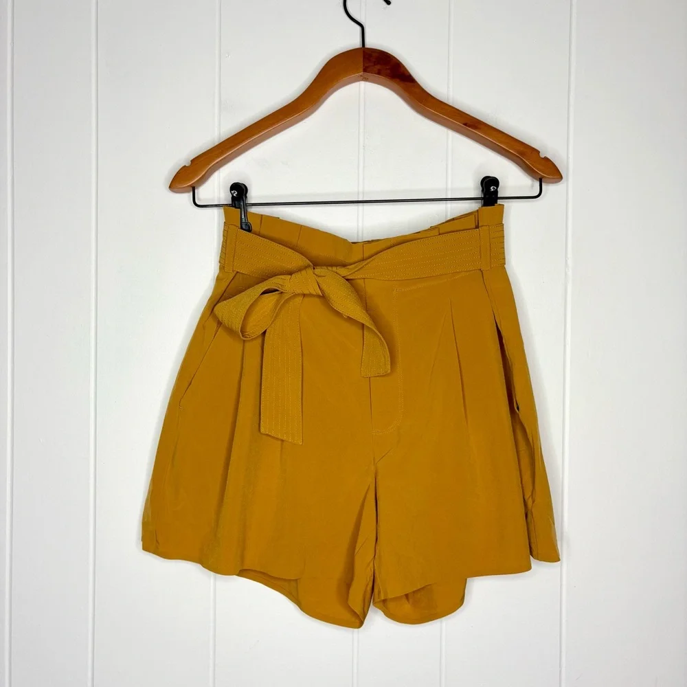 Athleta Skyline Short II Yellow Gold Athletic Athleisure Running Women’s Size 8 - Picture 2 of 8